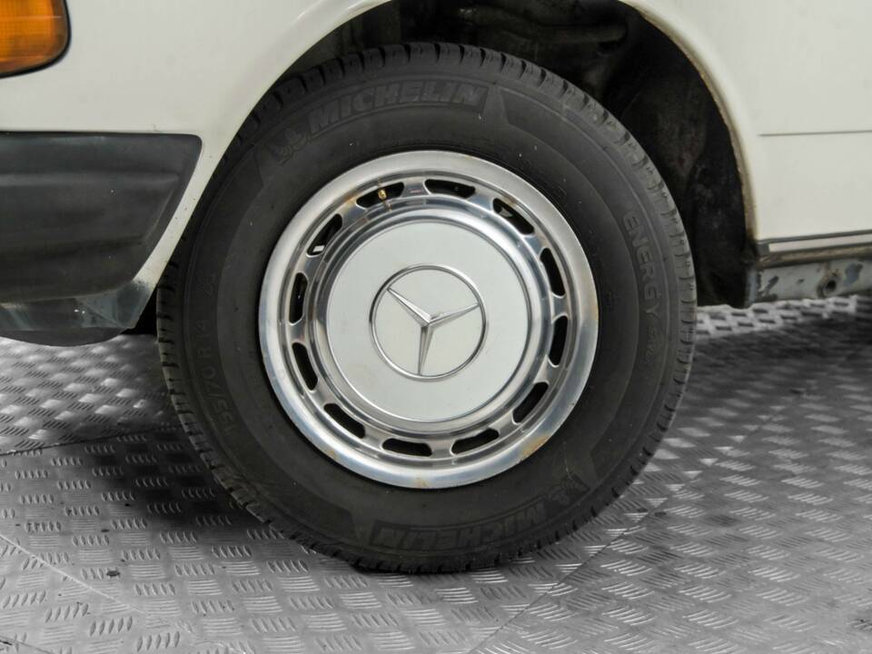 Bild 4/50 von Mercedes-Benz 300 D (1983)