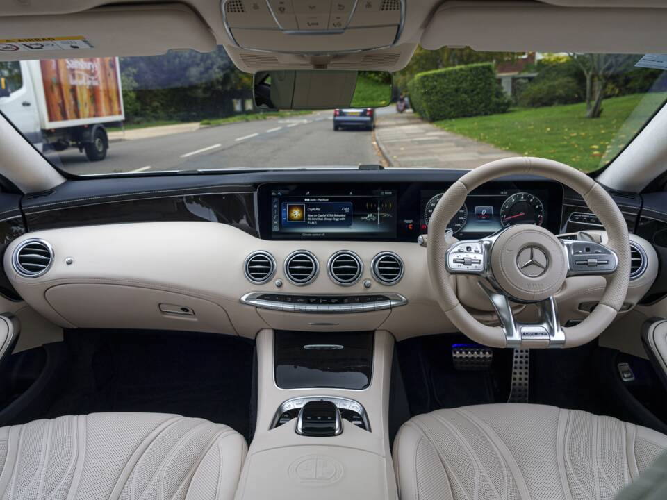 Immagine 17/31 di Mercedes-Benz S 63 AMG S 4MATIC (2019)