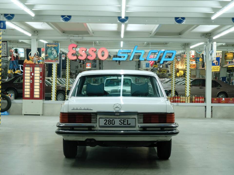 Image 9/50 de Mercedes-Benz 280 SEL (1978)