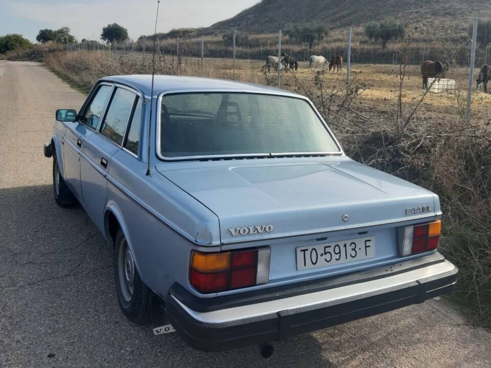 Bild 7/8 von Volvo 240 Diesel (1980)