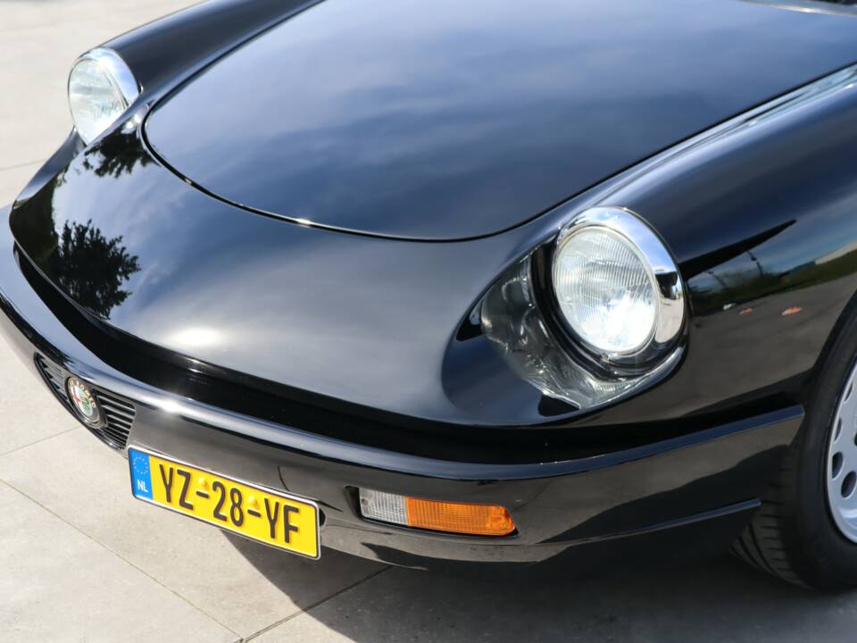 Afbeelding 17/50 van Alfa Romeo 2.0 Spider (1991)