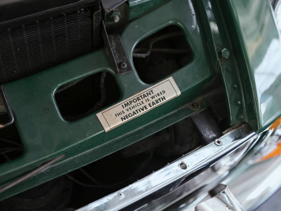 Image 36/41 of MG MGC (1969)