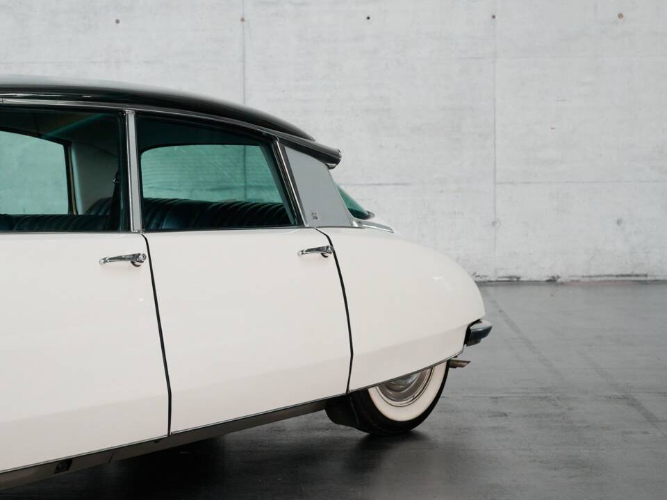 Bild 4/50 von Citroën DS 21 Pallas (1966)