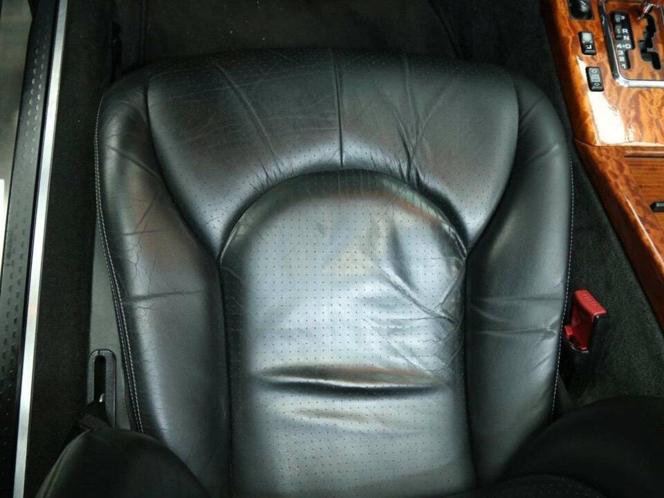 Image 15/49 of Mercedes-Benz SL 500 (2001)