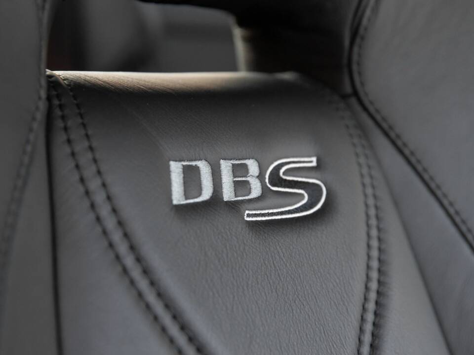 Image 41/50 of Aston Martin DBS (2011)