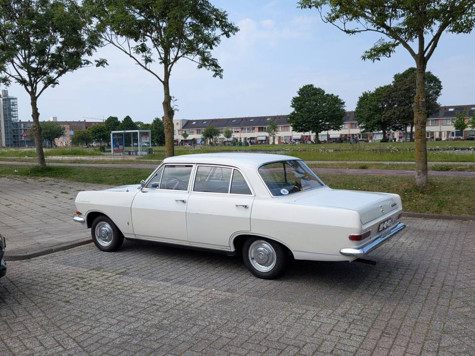 Image 32/35 of Opel Rekord 1700 (1964)
