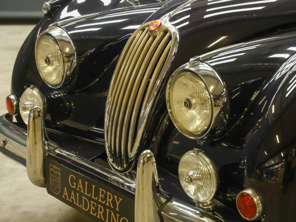 Image 23/50 of Jaguar XK 140 DHC (1955)
