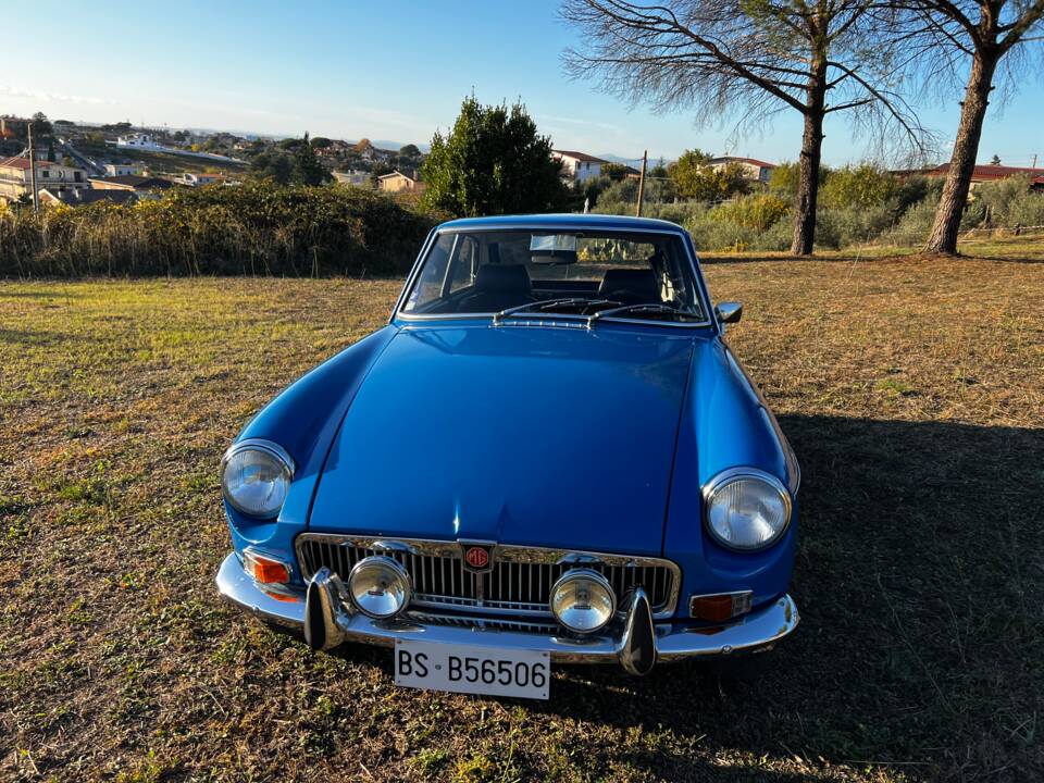 Image 9/50 of MG MGB GT (1972)