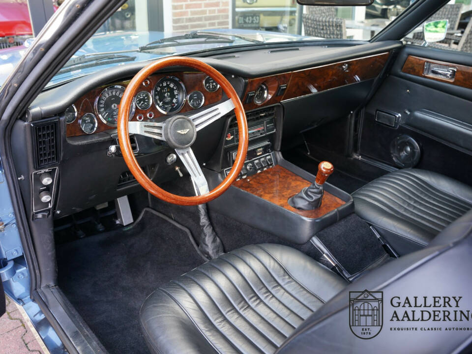 Image 14/50 of Aston Martin DBS V8 (1973)