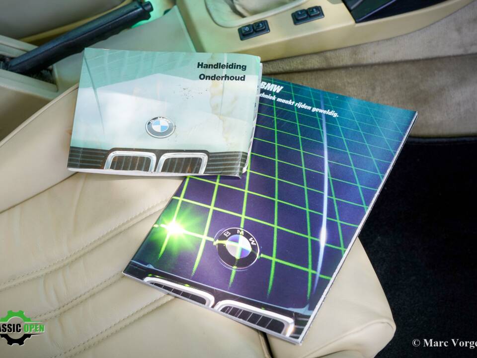 Image 21/51 of BMW M 535i (1985)
