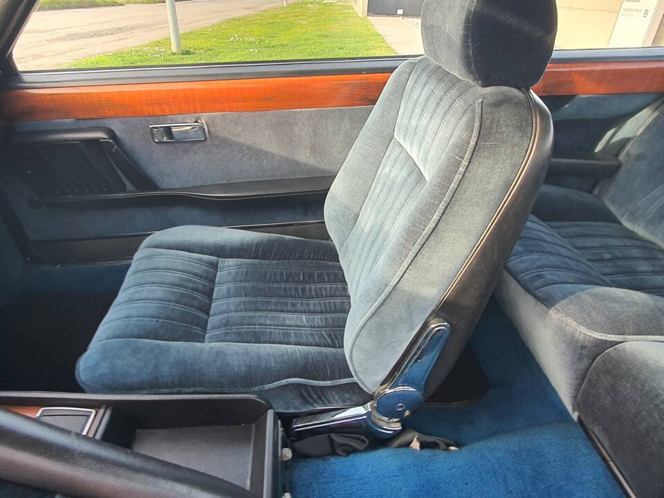 Bild 27/43 von FIAT 130 / 3200 (1975)