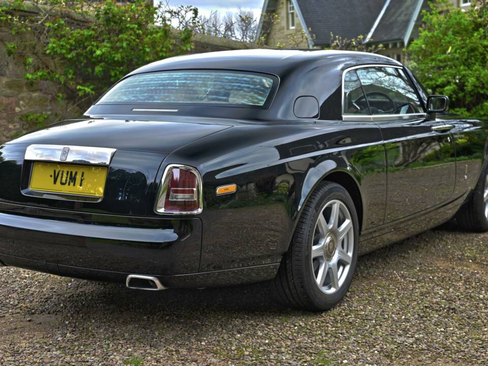 Immagine 13/50 di Rolls-Royce Phantom Coupé (2010)