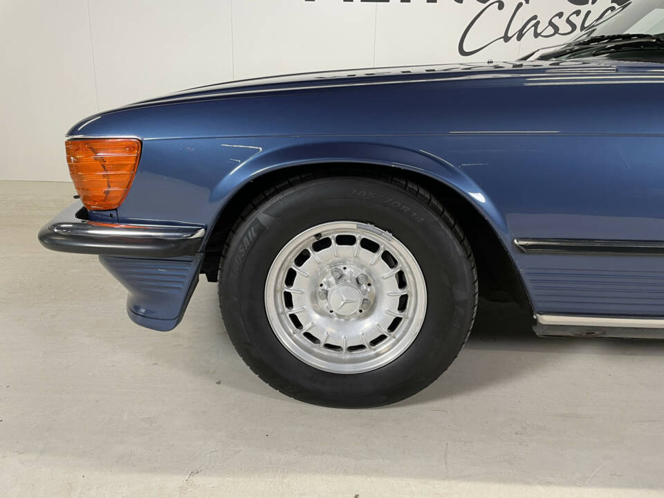 Image 11/28 of Mercedes-Benz 500 SL (1983)