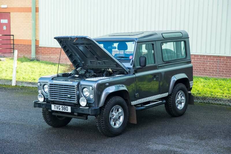 Bild 20/50 von Land Rover Defender 90 (2013)