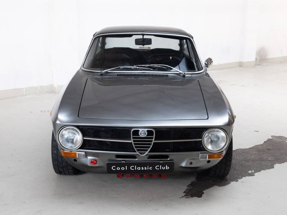 Imagen 34/36 de Alfa Romeo Giulia 1600 GT Junior (1973)