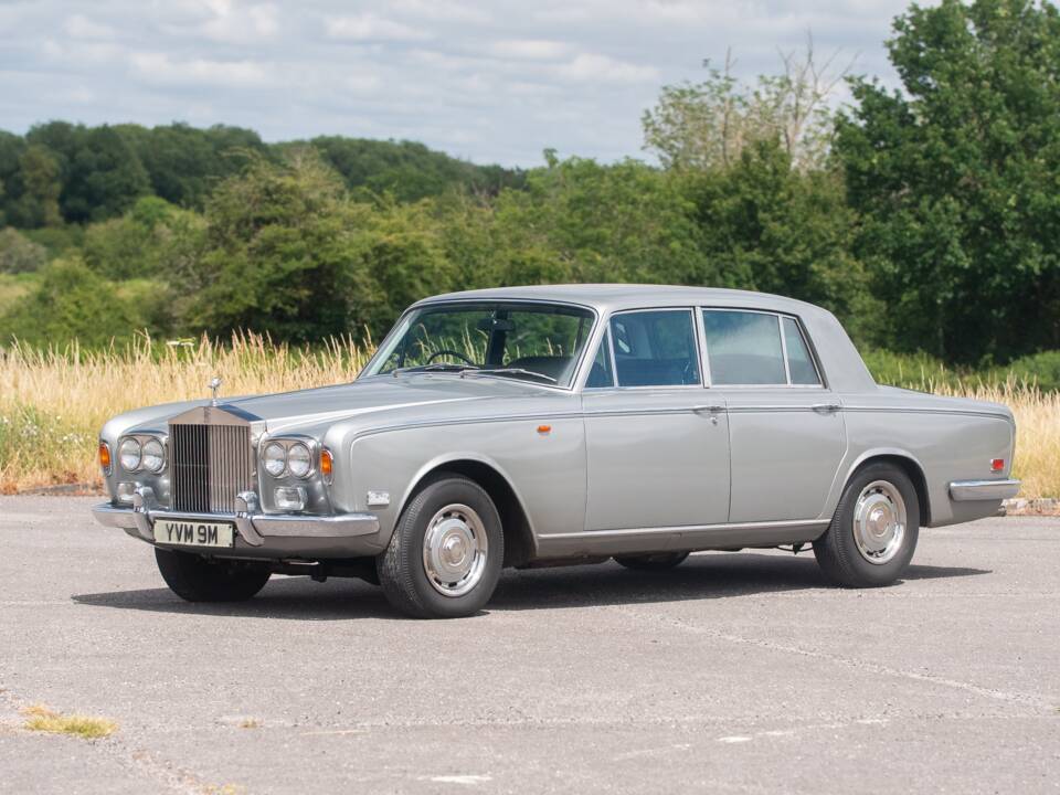 Image 10/50 of Rolls-Royce Silver Shadow I (1973)