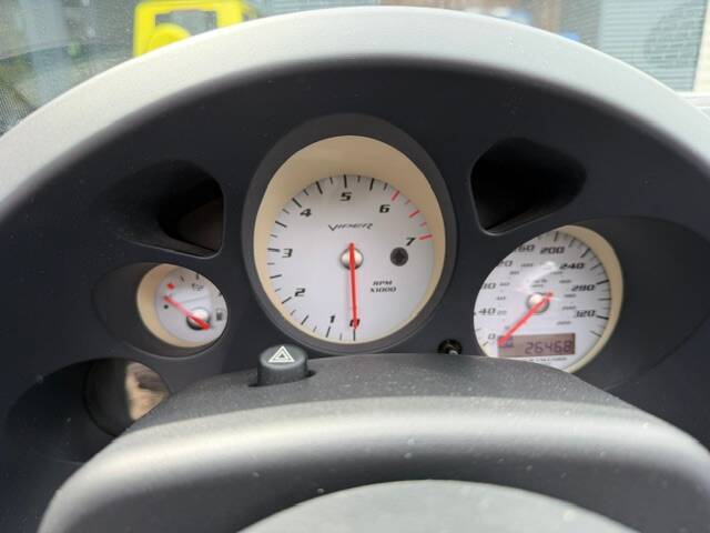Imagen 15/27 de Dodge Viper SRT10 (2004)