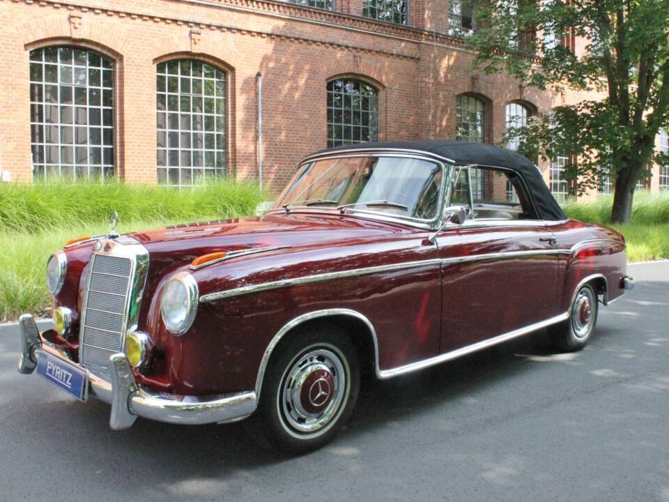 Image 1/14 of Mercedes-Benz 220 SE Cabriolet (1959)