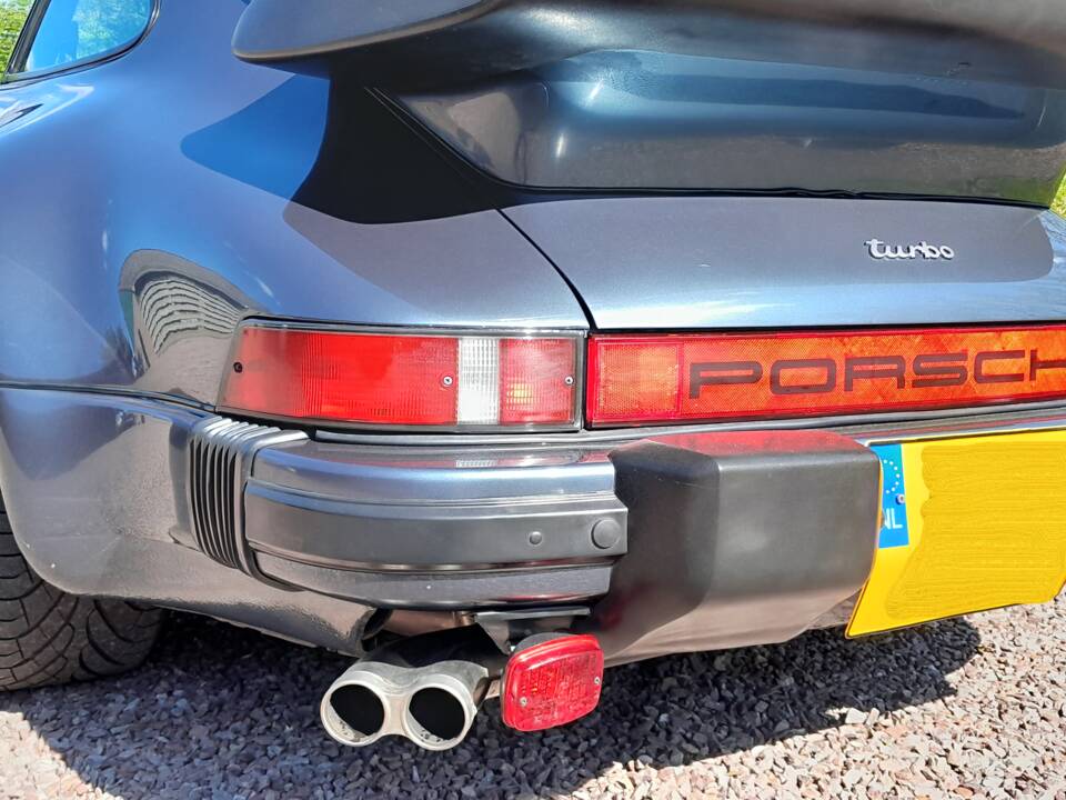 Image 43/44 de Porsche 911 Turbo 3.3 (1982)