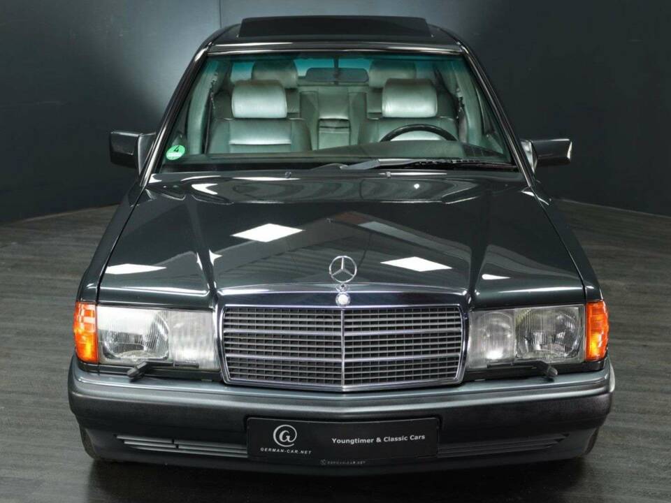 Bild 9/30 von Mercedes-Benz 190 E 3.2 AMG (1992)