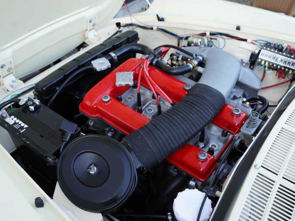 Image 4/50 de Alfa Romeo 1600 Spider Duetto (1967)