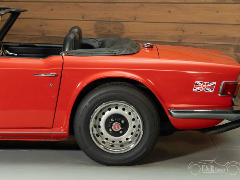 Image 8/8 of Triumph TR 6 (1972)