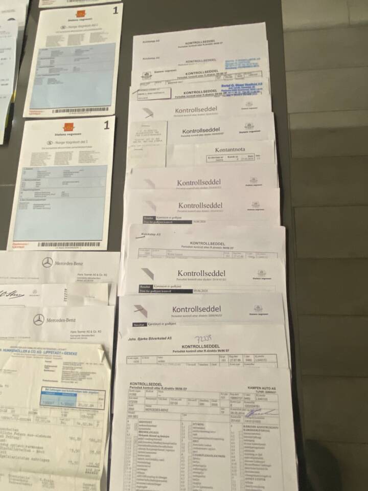 Image 55/63 of Mercedes-Benz 500 SEC (1984)