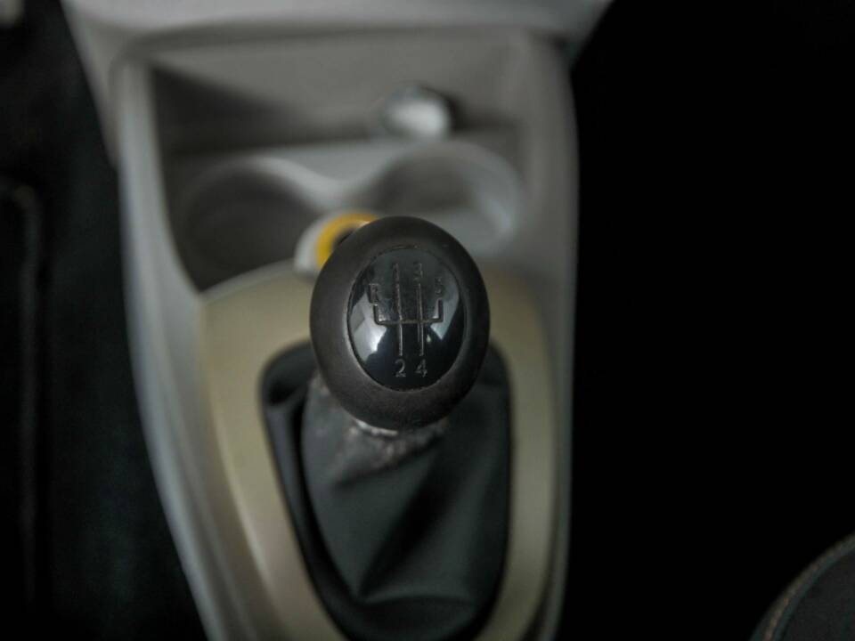 Bild 28/41 von Renault Twingo 1.2 16V (2008)