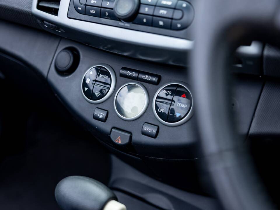 Image 17/29 of Nissan Micra C+C 1.6 (2006)