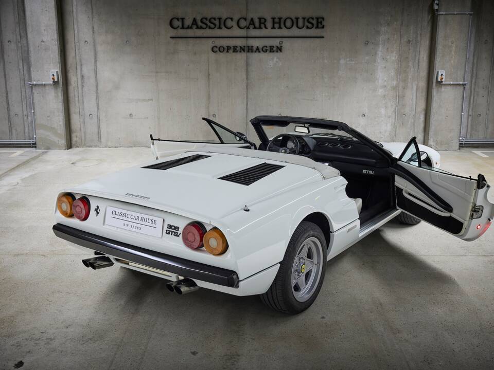 Bild 19/86 von Ferrari 308 GTSi (1982)