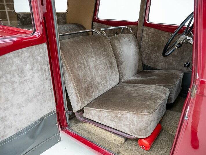 Imagen 5/6 de Berliet Dauphine 11 CV (1935)