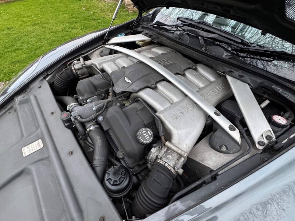 Image 25/25 of Aston Martin DB 9 Volante (2005)