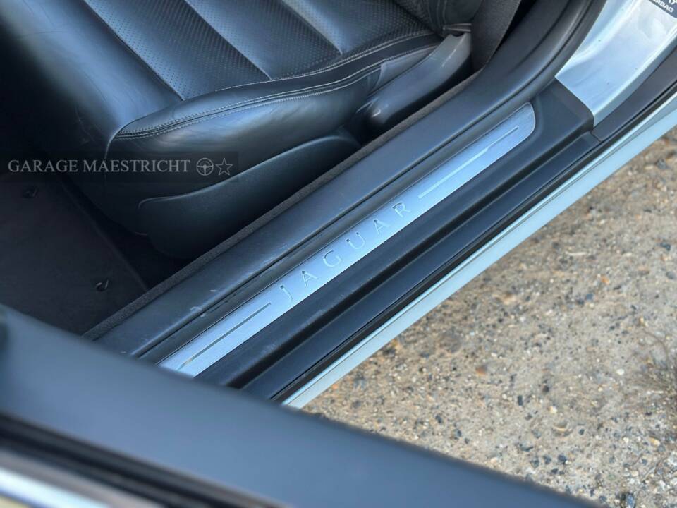 Image 69/84 de Jaguar XK 4.2 (2006)