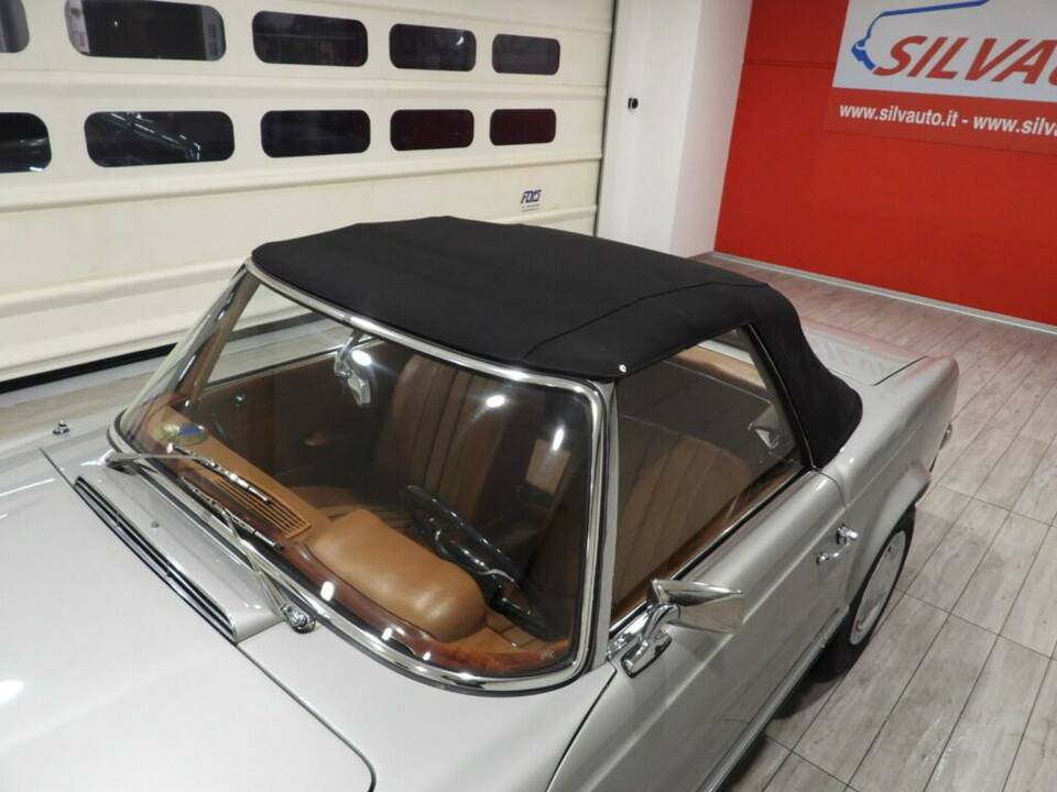 Image 10/15 de Mercedes-Benz 230 SL (1966)