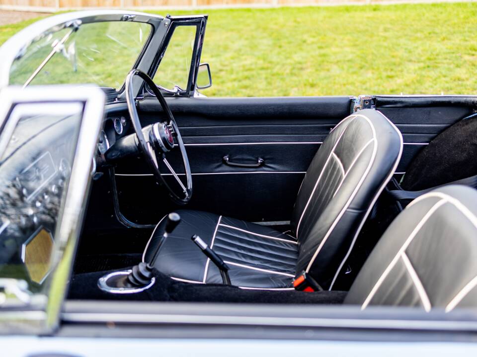 Bild 30/46 von MG MGB (1964)