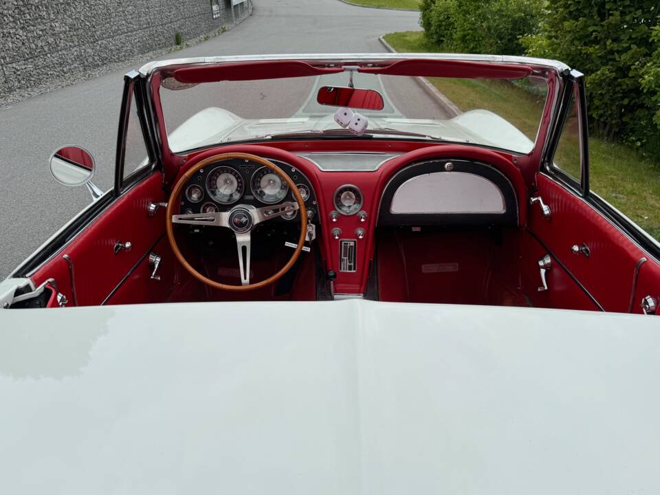 Image 33/52 of Chevrolet Corvette Sting Ray Convertible (1963)