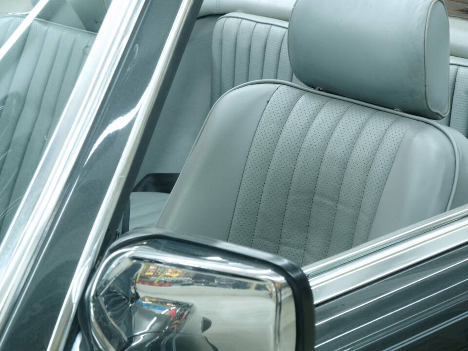 Image 37/50 de Mercedes-Benz 560 SL (1988)
