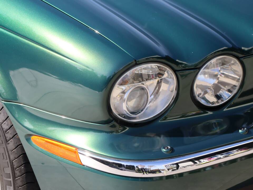 Imagen 35/50 de Jaguar XJ 8 4.2 (2006)