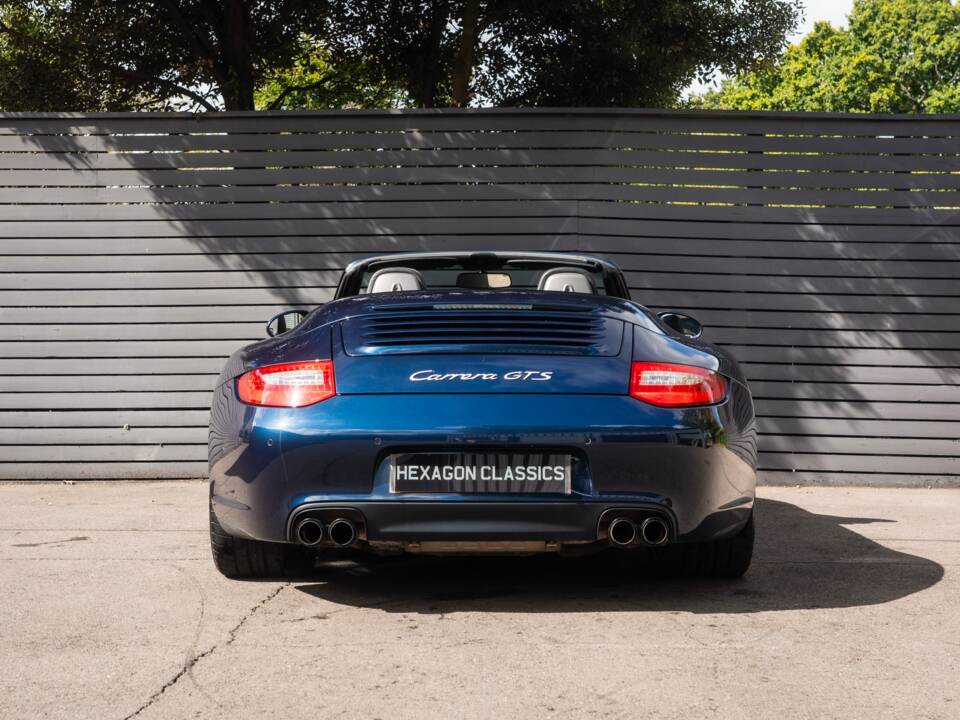 Image 8/54 of Porsche 911 Carrera GTS (2011)