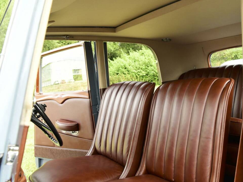 Image 23/50 of Rolls-Royce Phantom II Continental (1934)