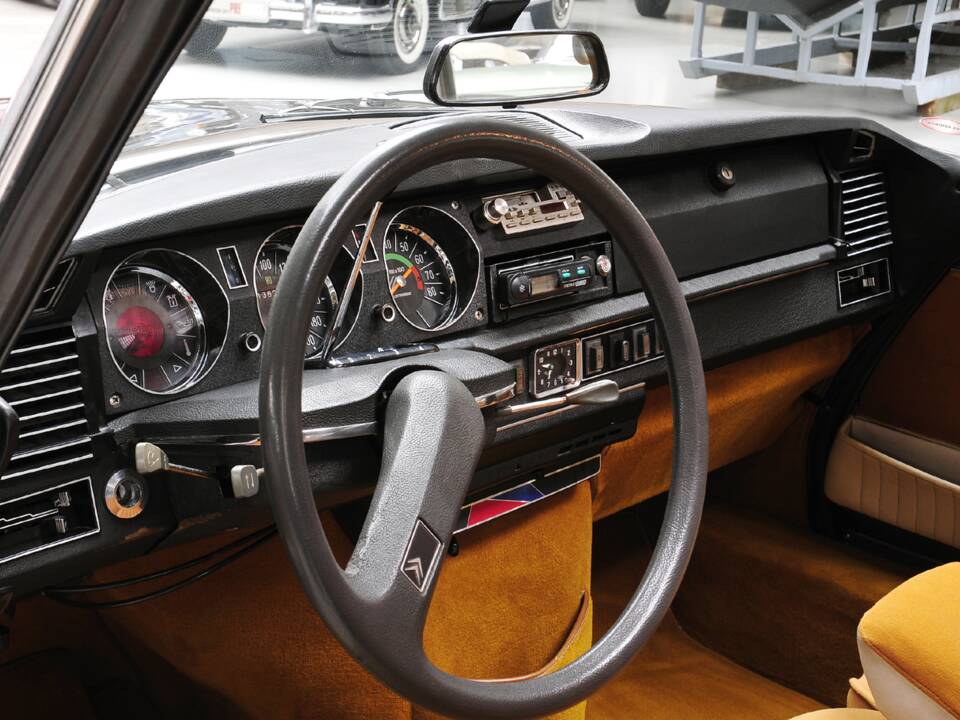 Bild 17/32 von Citroën DS 23 Pallas IE (1973)
