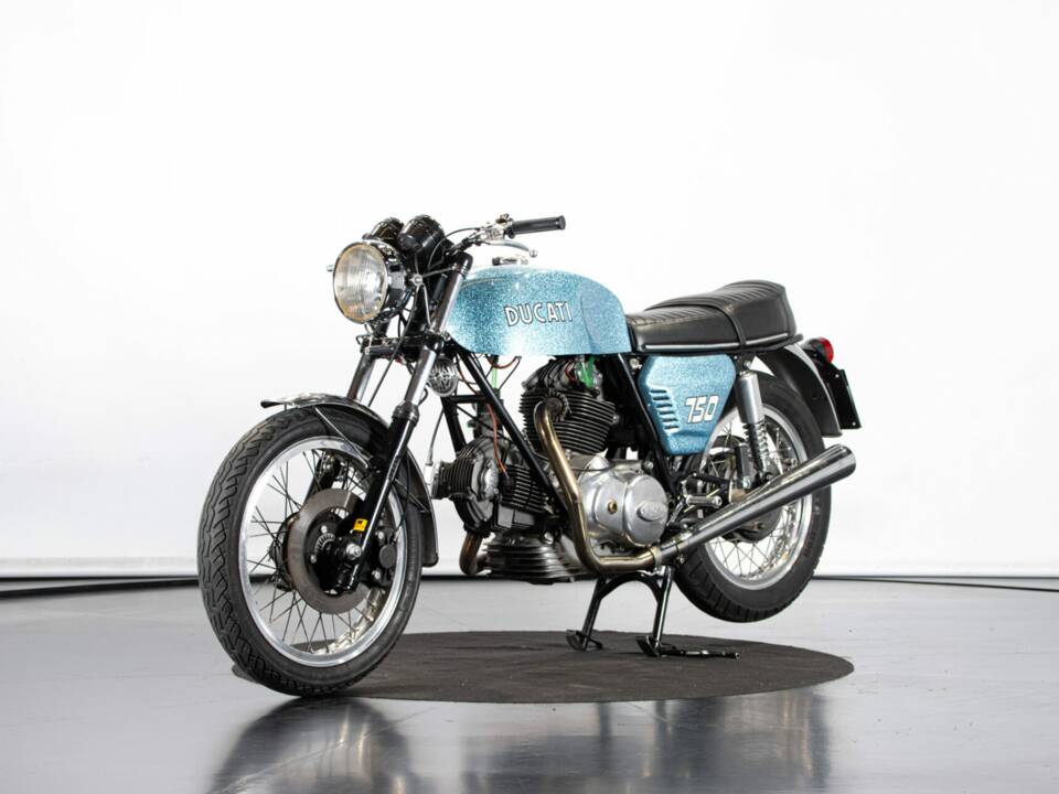 Image 8/50 of Ducati 750 GT (1972)