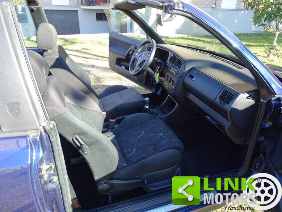 Imagen 10/10 de Volkswagen Golf III Cabrio 1.8 (1995)