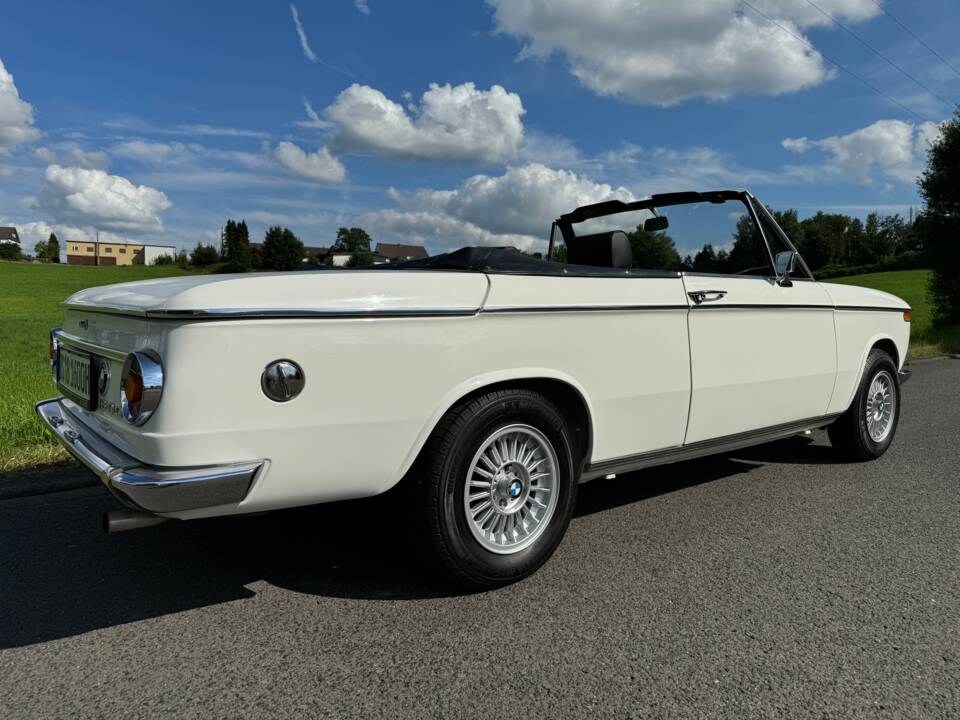 Image 2/19 of BMW 1600 Convertible (1971)