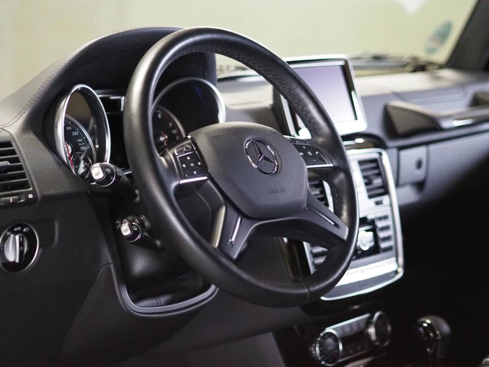 Image 15/21 of Mercedes-Benz G 500 (LWB) (2016)
