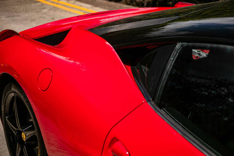 Image 38/50 of Ferrari 458 Italia (2012)