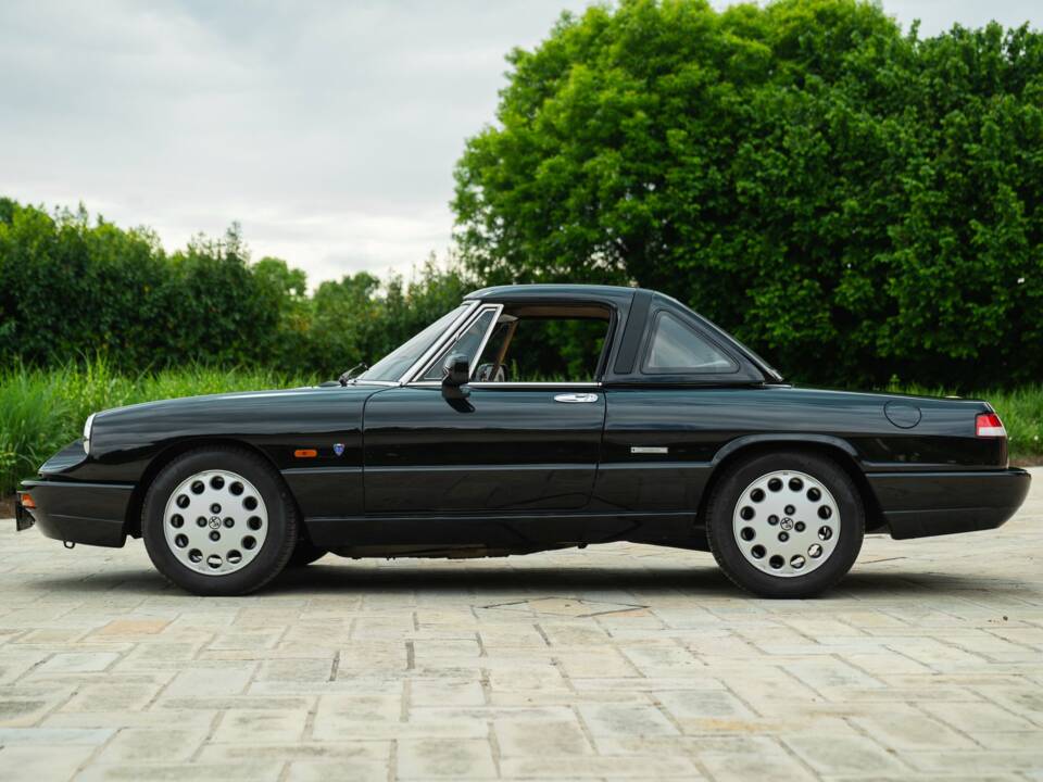 Image 4/50 of Alfa Romeo 2.0 Spider (1991)