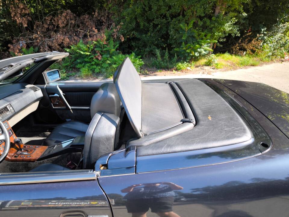 Image 23/38 of Mercedes-Benz SL 320 (1994)