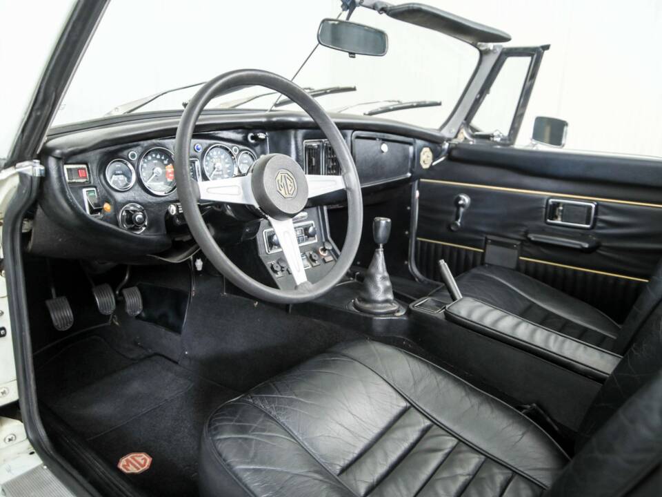 Bild 11/50 von MG MGB (1975)