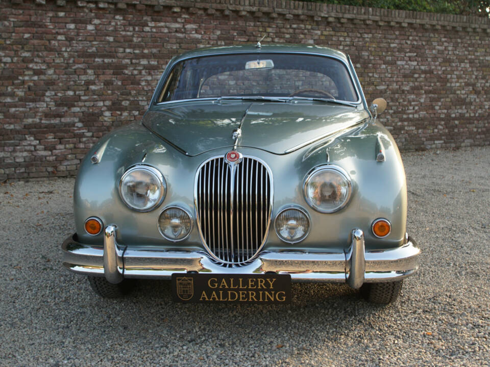 Image 44/50 of Jaguar Mk II 3.4 (1964)